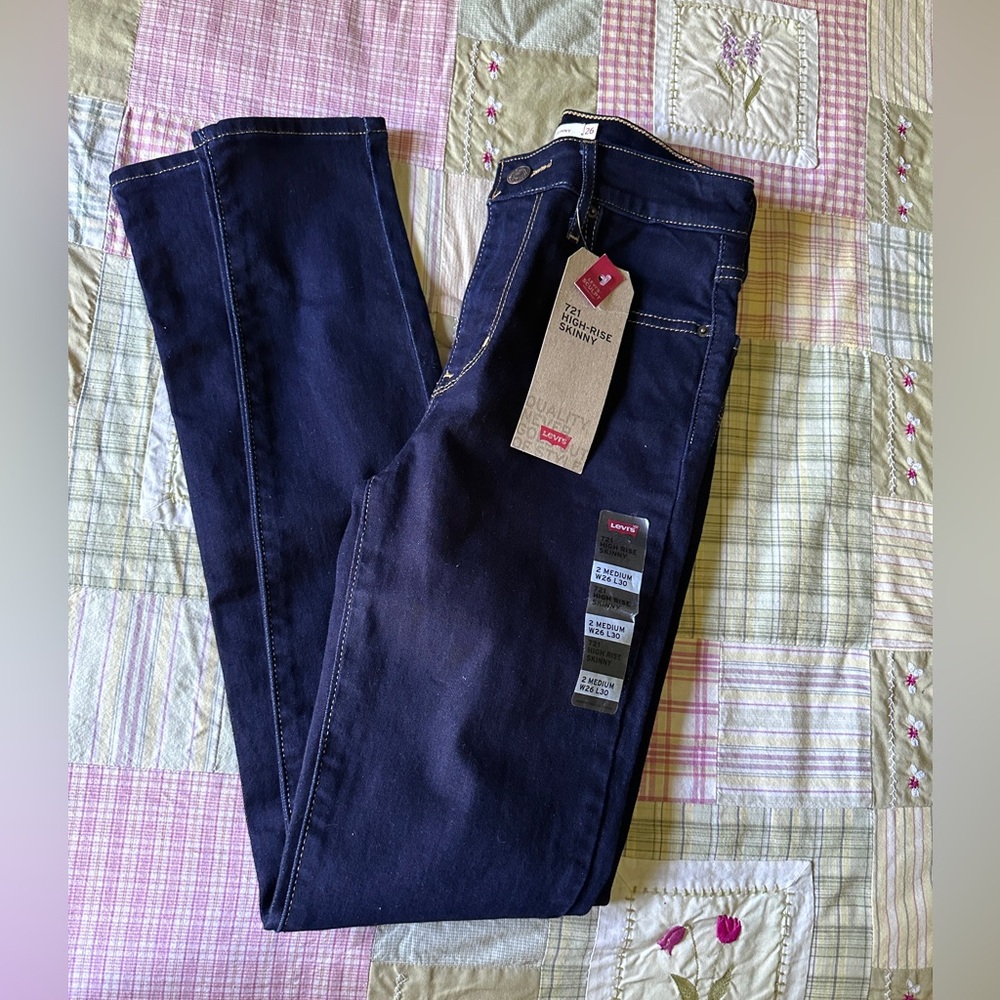 Levi's Ladies Blue High Rise Skinny Jeans Classic Denim Style Size W26‎ L30  NWT